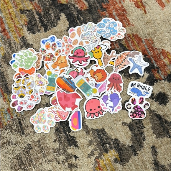 Cute Animal and Paw Print Set of 50 Stickers Above & Under the Sea - Picture 1 of 5